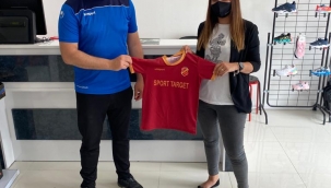 Akademiye Uhlsport desteği