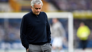Tottenham Jose Mourinho'yla yolları ayırdı