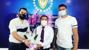 Futbolcular Derneği Başkanı Berkem Korbay, Spor Dairesi Müdürü Fuat Tek’i ziyaret etti