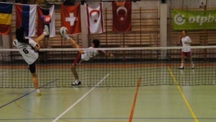 Kortlarda Ayak Sesleri