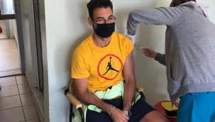 Yiğitcan Hekimoğlu’na ilk doz aşı yapıldı