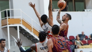 İlk finalist YDÜ: 55-48