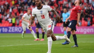 İngiltere Raheem Sterling'le turladı