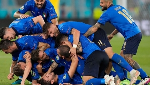 İsviçre'yi 3 golle geçen İtalya gruptan çıktı