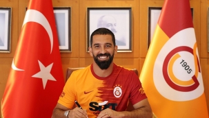 Arda Turan, 1 yıl daha Galatasaray'da