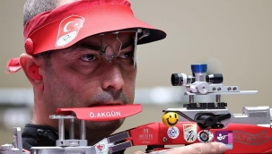 Bravo Ömer Akgün! Tokyo'da tarihi derece