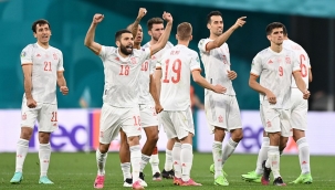 İlk yarı finalist İspanya!