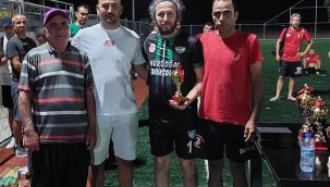 Karel bebek için oynadılar