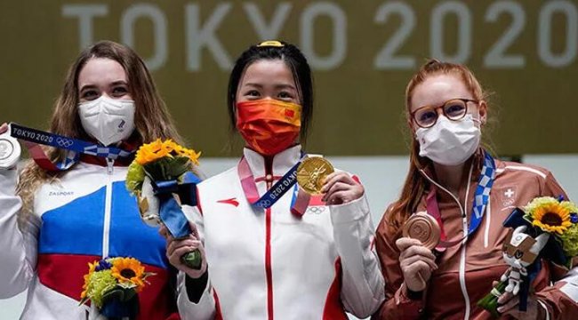 Tokyo 2020'de ilk altın madalyayı Çinli Qian Yang aldı