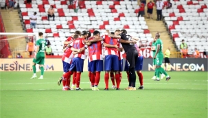 Antalyaspor 10 maçlık galibiyet hasretine son verdi
