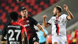 Beşiktaş'ta Kenan Karaman, kaleci Ersin’den daha az topla buluştu