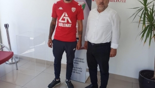 Burak imzaladı