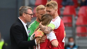 Danimarkalı yıldız Simon Kjaer'e UEFA Başkanlık ödülü