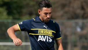 Fenerbahçe'de üçüncü forma tanıtıldı