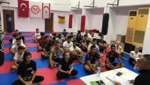 Muaythai semineri yapılıyor