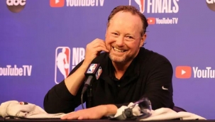 NBA şampiyonu Milwaukee Bucks, Mike Budenholzer'ın sözleşmesini uzattı