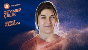Son Dakika: Tokyo'da Zeynep Çelik bronz madalyanın sahibi!