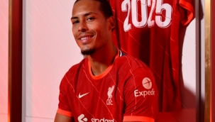 Van Dijk'tan 4 yıllık imza