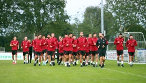 A Milliler, Hollanda deplasmanında