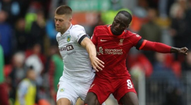 Gineli futbolcular ülkelerinde mahsur kaldı