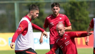 Halil Dervişoğlu milli takım kampına katıldı