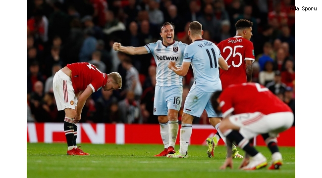 Manchester United'a kupa şoku