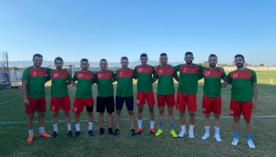 Mormenekşe transferlerini tanıttı