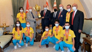 Taekwondocular kupayı Tatar’a verdi
