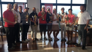 Golf Cumhuriyet Kupası’nda Cihan Aydın ve  Nilüfer Talay Şampiyon…