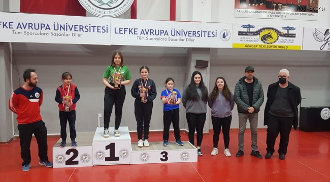 Masa Tenisinde Yıldızlar Sahnedeydi