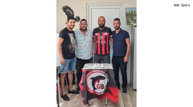 Ertan Pera Larnaka’da
