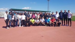 Atletizm hakemleri kampa giriyor