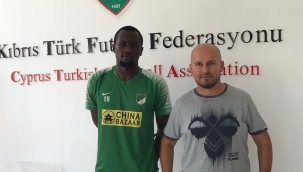 GG Mashumba’ya imza attırdı