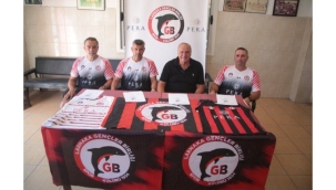 LARNAKA GENÇLER BİRLİĞİ YÖNETİMİ ANTRENÖRLERLE SÖZLEŞME İMZALADI