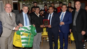China Bazaar Gençlik Gücünde TTFF U21 Karması onuruna yemek verdi.