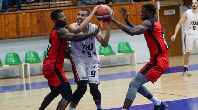 Zorlu maç YDÜ’nün: 56-51