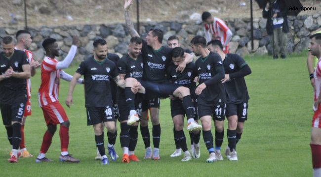Kral omuzlarda