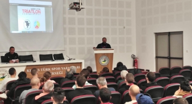 Triatlon eğitim semineri düzenlendi