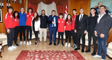 BAŞBAKAN ÜNAL ÜSTEL, KKTC ATLETİZM FEDERASYONU’NU KABUL ETTİ