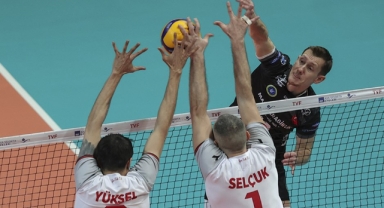 Efeler Ligi'nde çılgın maç: 42-40'lık setin ardından maçı kazandılar