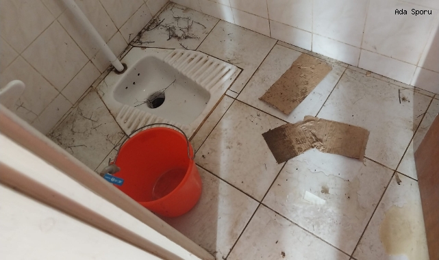 Maraş soyunma odaları içler acısı