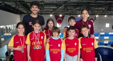 MİNİKLER VE KÜÇÜKLER HAVUZU COŞTURDU