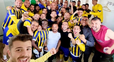 Mutlulukları gözlerinden okunuyor