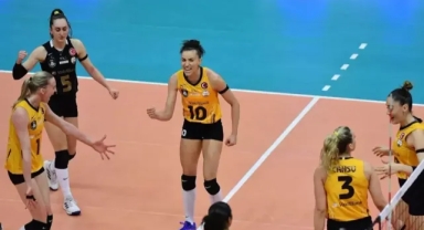 VakıfBank'ı deviren Eczacıbaşı Dynavit finale yükseldi