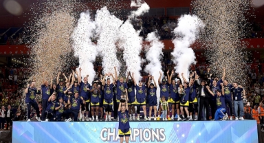 Fenerbahçe üst üste ikinci kez EuroLeague şampiyonu