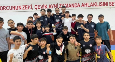 Güreşte yılın ilk kupaları Lefkoşa’nın