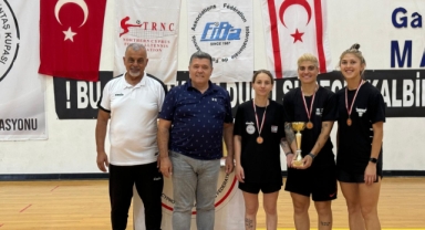 Futbol tenisi’nde gençlik kupası yapıldı