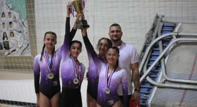Lefkoşa Cimnastik Kulübü, kupalarını Şampiyon Melekler Takımımıza adadı