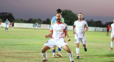 Bu adamın gözü KARA