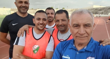Ali Özer arı sokmasına aldırış etmedi